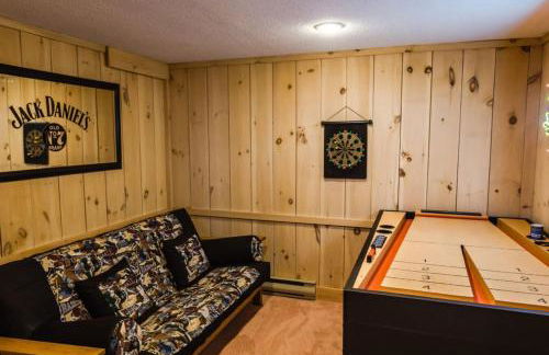 Wine Moose w Hot tub Fireplace Sauna 9min to Mt Snow - Foto 42