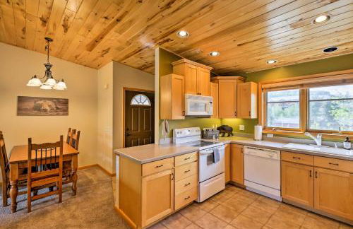 Steps to Grand Lake Condo with Deck and Mtn Views - Foto 11