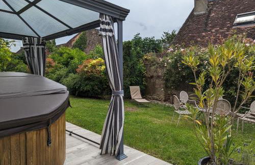 Charmant gîte au cœur du Berry avec jacuzzi et terrasse - FR-1-591-757 - Foto 12