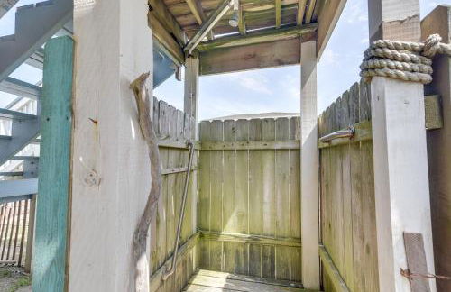 Walk to Gulf Surfside Beach Home with Deck - Photo 27