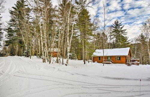 Cozy Manistique Cabin with Deck, Grill and Fire Pit! - Foto 25