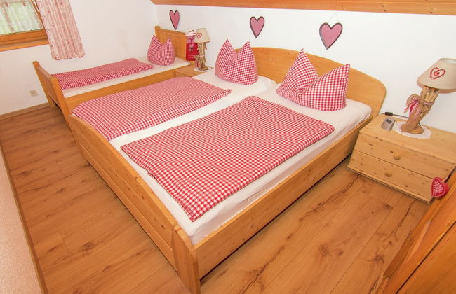 Charming Holiday Home Near the Bavarian Alps - Photo 6