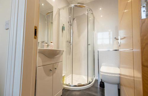 New 2 bed apartment with stunning views of Arthur Seat Mountain - Foto 13