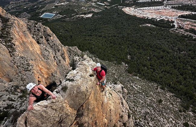 Experiencia de Escalada de Medio Día en Vía Ferrata del Ponoig - Foto 13
