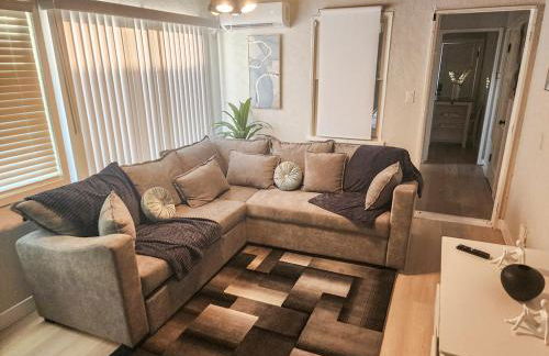 Relaxing Cozy Back House with Backyard - Foto 27