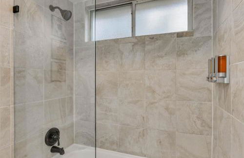 6BR 3,5BA Home Pool, Hot Tub, Game Room -16 Guests - Foto 40