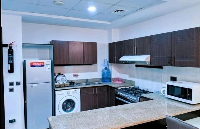 Deluxe One Bedroom Apartment near Mall of Emirates - Photo 4