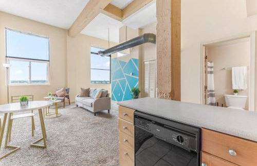 Downtown Gym Sauna Parking Pet Friendly - Photo 7