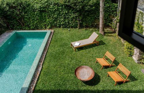 Grand Villa w/ Pool, Garden & Garage by HostWise - Foto 59