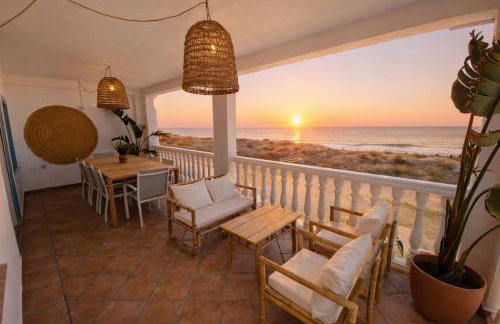 Villa AMANAY a Primera Línea de Playa con Piscina Privada By XimoApartments - Foto 1