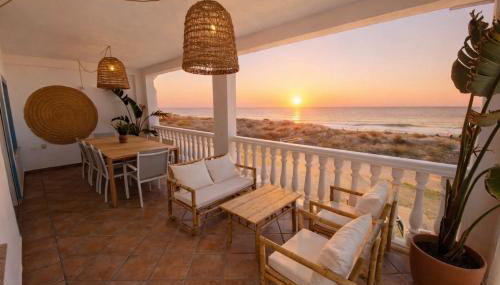 Villa AMANAY a Primera Línea de Playa con Piscina Privada By XimoApartments - Foto 1