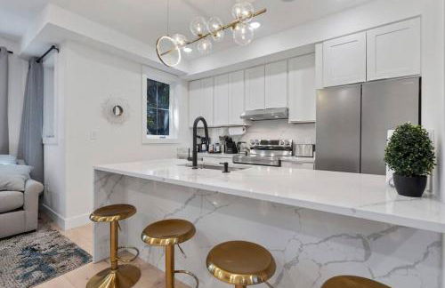 Capitol Hill 3 Charming Townhouse in Downtown DC with Modern Kitchen with Rooftop views - Foto 8