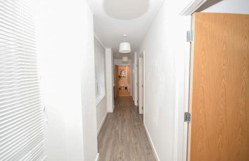Modern 2 Bedroom Apartment in Central Wigan - Foto 40