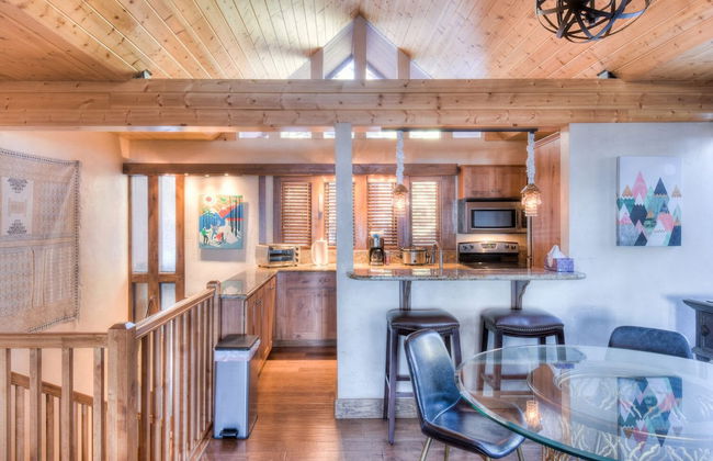 Crystal Shores Villa Lake Views & Hiking - Photo 14