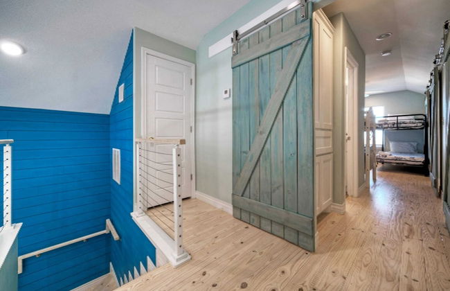 Sleeps 26 2 Homes w/ Waterfront Pool + Boat Dock Laguna Village Escape - Foto 23