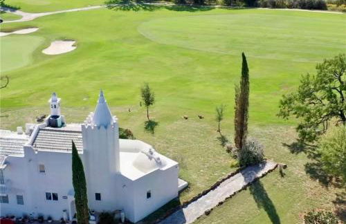 Architect's 'Castle' - Golf Villa with Views - Foto 1