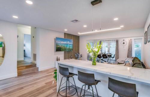 Friendly Fox Luxury Pool & Spa - Near DT & Beach home - Foto 17