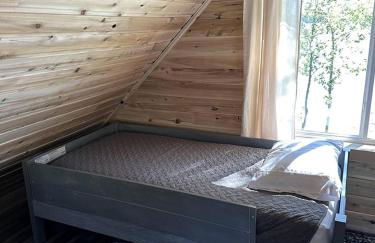 Magnificent Cabin Nestled Amidst Trees in Portage Lake, Maine - Foto 8