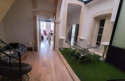 Appartement centre historique place Jean Jaurès climatisé 6 couchages avec parking - Foto 12