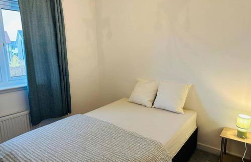 5 Bedroom detached House near Edinburgh Airport, City center and Murrayfield Stadium - Photo 14