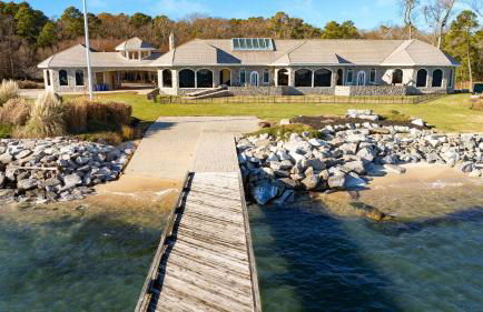 Bay Estate Luxe Waterfront Home w/ Private Pier, Main+guest House, Bay Views - Foto 82