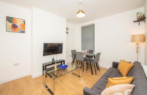 Modern 4 Bedroom House Sleeps 10 Free Parking Liverpool - Foto 2