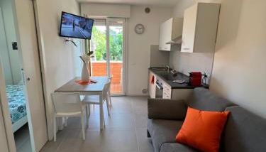 Twin Pine trees flats, near beach - Foto 2