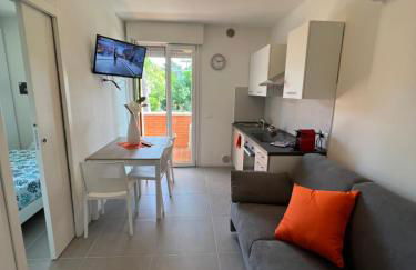 Twin Pine trees flats, near beach - Foto 2