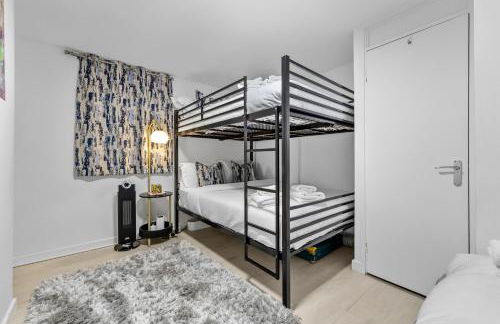 New Modern Hybrid 4 Bedrooms 7 Bed apartment 12 guest capacity - Foto 35