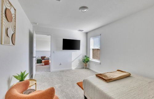 Stylish 4BR Family Home with Game Room and Backyard - Foto 34