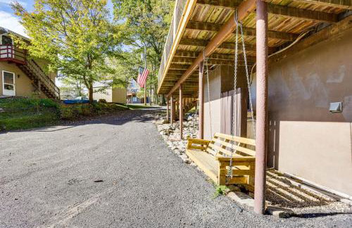 Walk to Alpine Lake: Terra Alta Cabin w/ Deck - Photo 7
