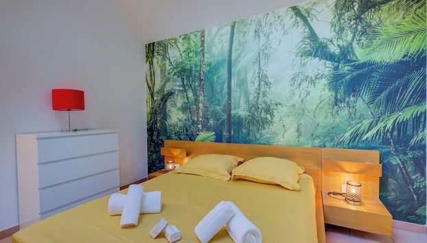 France Apartment - Photo 4, Room