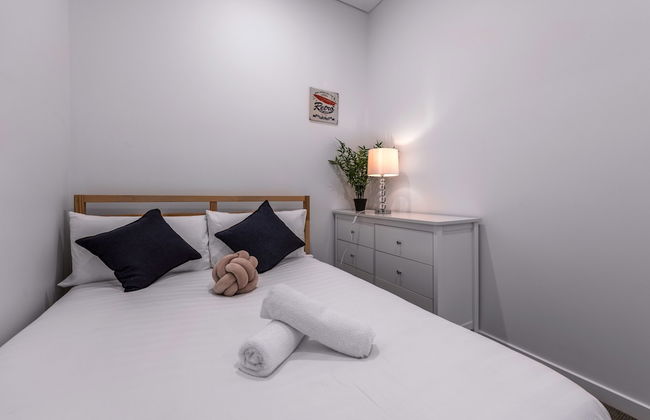 Airhome Southbank Riverside Tower - Photo 9