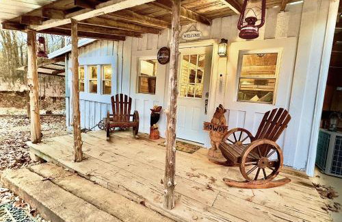 King Suite & Bunkhouse - Deer Camp - WiFi - Grill - Foto 1