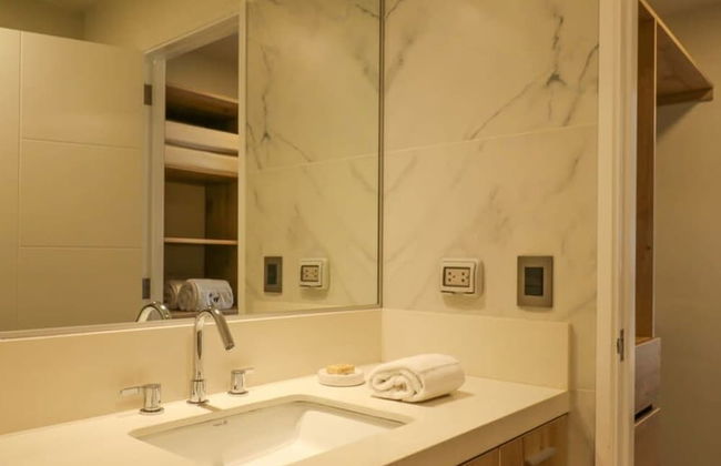 w Fascinating 1BR With Balcony in Miraflores - Photo 24