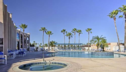 Deck and Pool Access Long Island Village Escape! - Foto 3