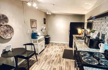 Golden Hour Getaway - Photo 13