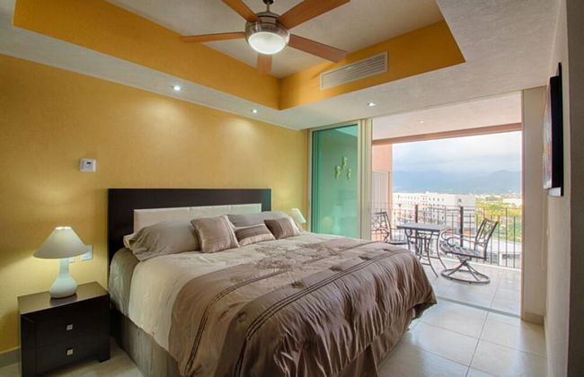 Beachfront Condo at Grand Venetian - Foto 1