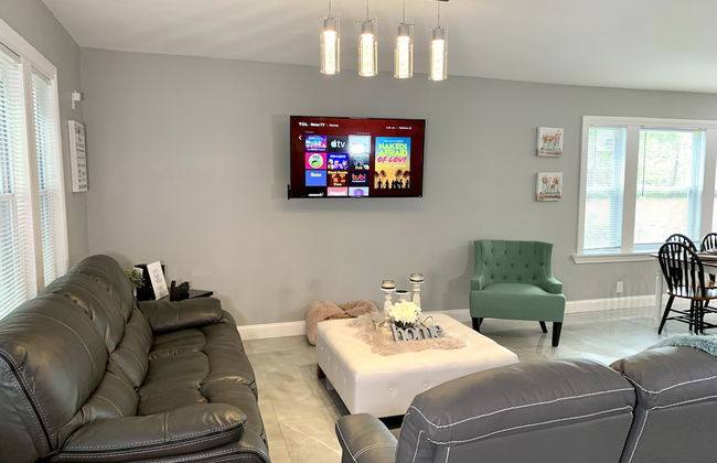 The Horseshoe Falls Villa- 6BR Free Parking, Minutes From Falls & Casino - Foto 12