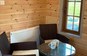 Beautiful Wooden tiny house, Glamping cabin with hot tub 2 - Foto 31