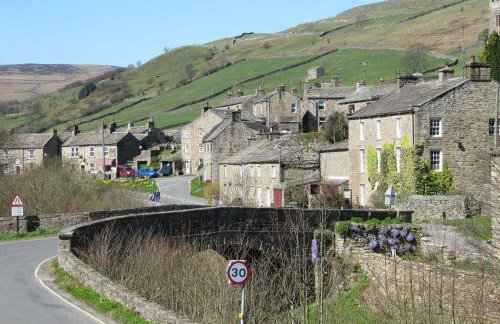 Hollyhock Cottage - Photo 6