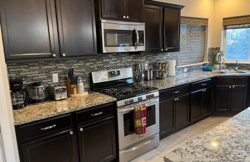 Spacious 4BR Retreat-Lush Garden - Foto 41