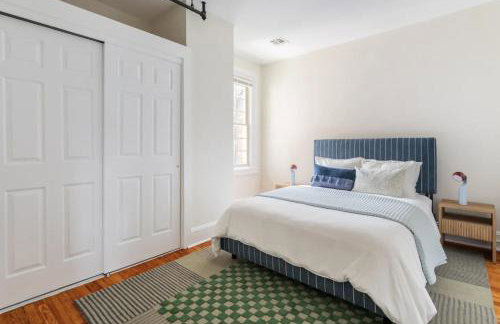 Fun & Funky 2BR in Downtown Princeton - Photo 25