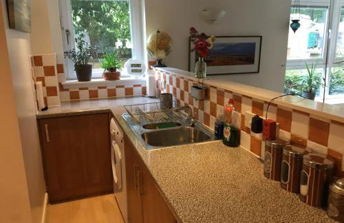 Holyrood Park Apartment - Photo 12