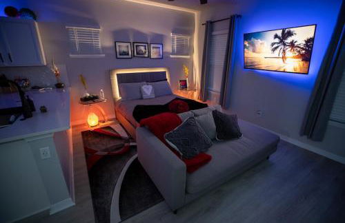 Pet Friendly Modern Zen Studio Retreat W/ Hot Tub! Home by RedAwning - Foto 38