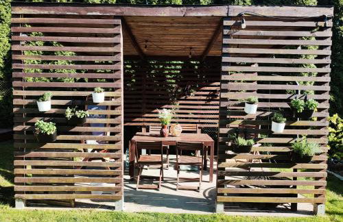 Lawendowo- sauna, jacuzzi, domki w ogrodzie i apartamenty w kamienicy - Photo 23