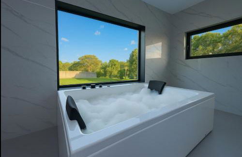 Bella Casa - Suite - Photo 9