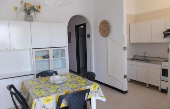 Comfortable Apartment Near the Beach - Photo 10