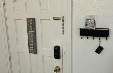 Renovated Peaceful Luxury Walk to Mall Park Publix - Photo 18