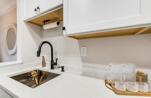 No Car Needed! Condo in Old Town Alexandria - Foto 14